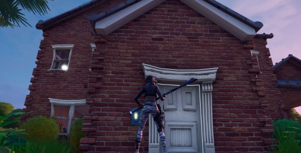 Fortnite: Toca el timbre de una casa con un enemigo dentro en partidas diferentes, desafío