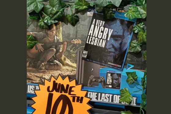 The Last of Us 2: Una tienda australiana la lía y cambia el título por 'A Very Angry Lesbian'