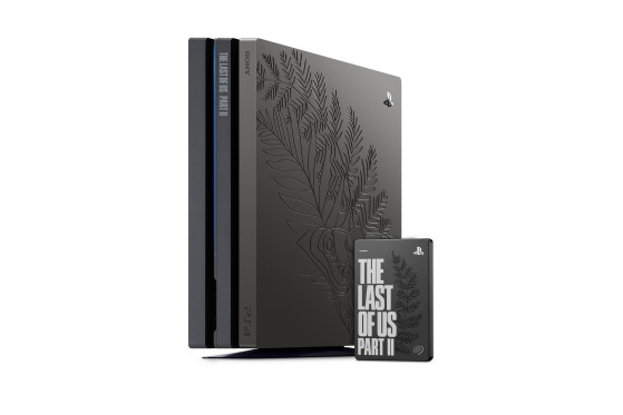 The Last of Us 2: Se presenta una PS4 Edición Limitada, cascos y un disco duro con motivos del juego