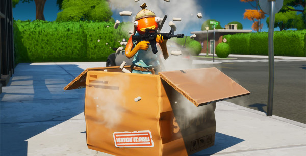 Fortnite: Inflige daño a jugadores mientras usas una caja de cartón, desafío Travesuras Miaúsculos