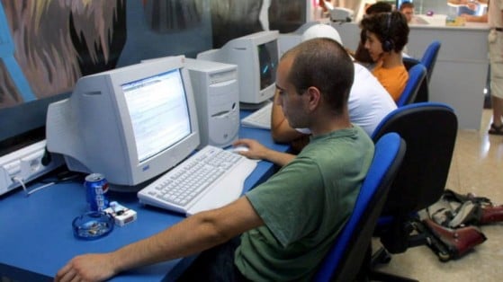 Los primeros jugadores competitivos nacieron en los cibercafés (img. Heraldo de Aragón) - Valorant