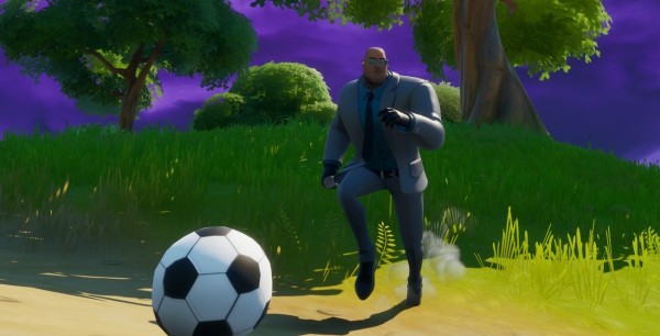 Fortnite: Chuta una pelota de fútbol a 100 metros, desafío de Travesuras de Miaúsculos
