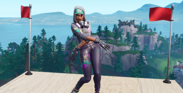 Fortnite: Baila delante de una estatua, en una piscina y en un asiento